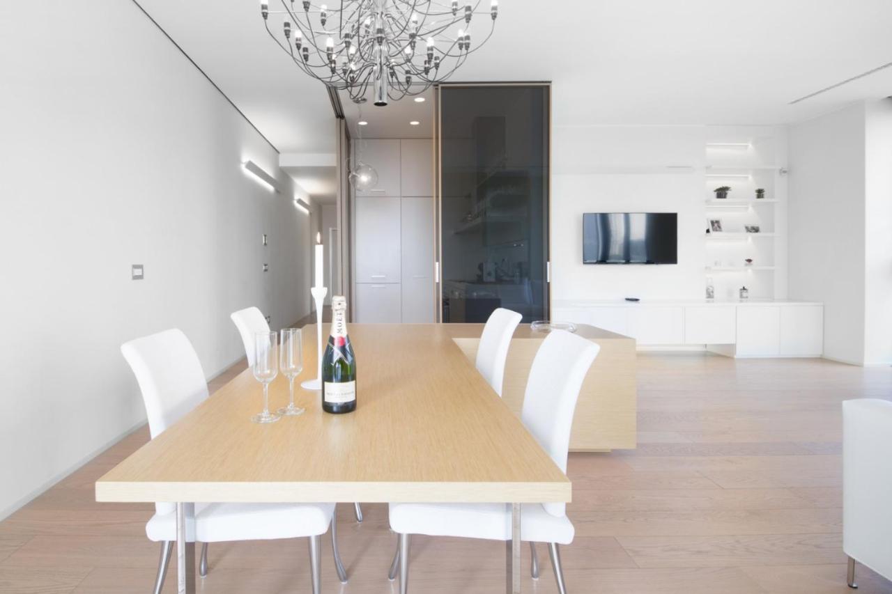 Stylish Elegant Suite In Torre Solaria With Exclusive Milan'S View エクステリア 写真