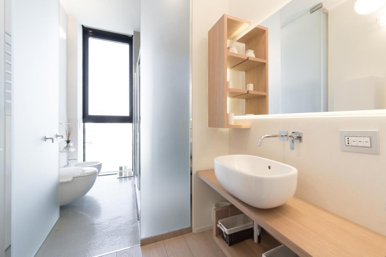 Stylish Elegant Suite In Torre Solaria With Exclusive Milan'S View エクステリア 写真